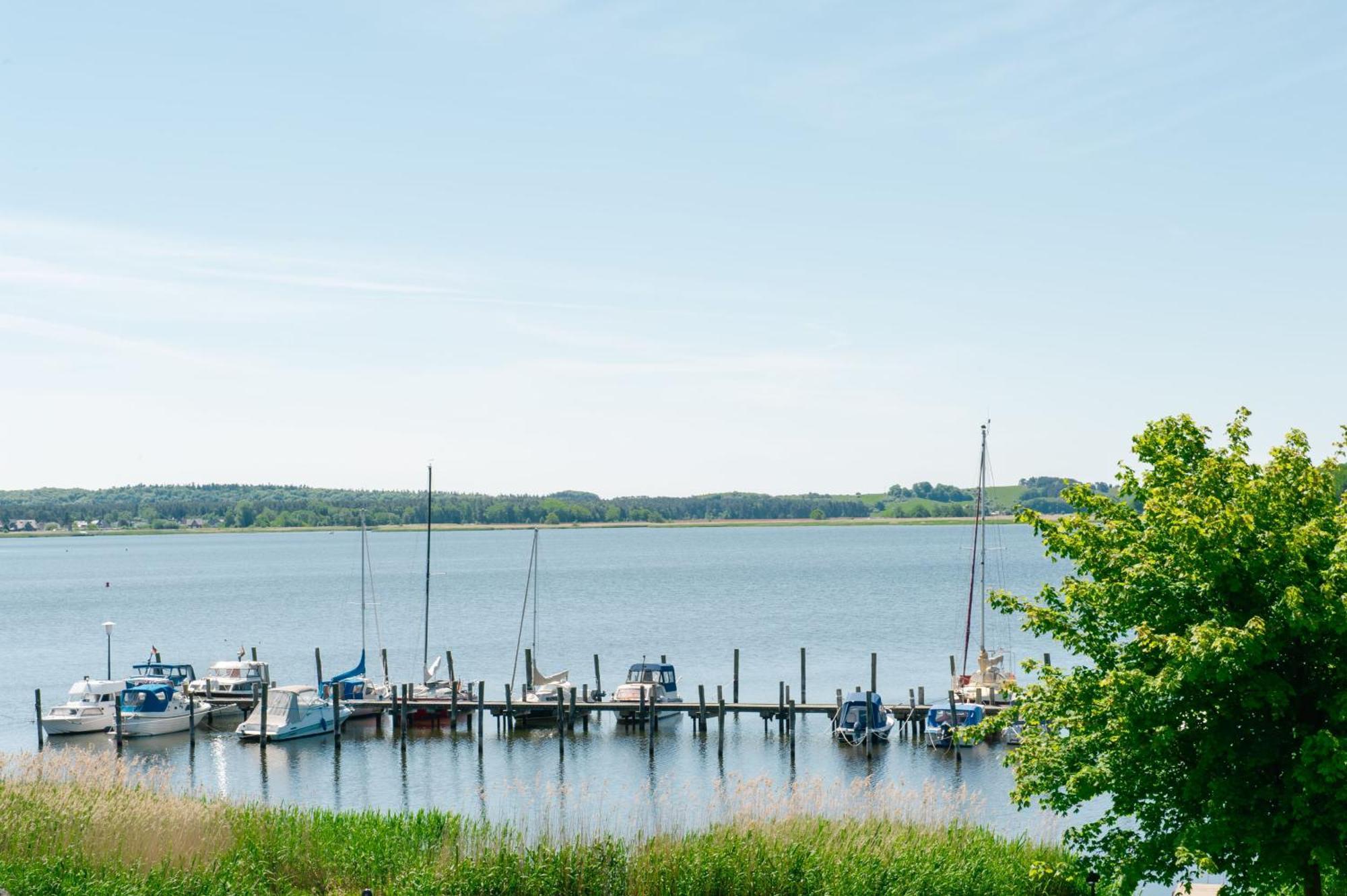 Selliner Ferienappartements Mit Balkon Und Seeblick Bagian luar foto